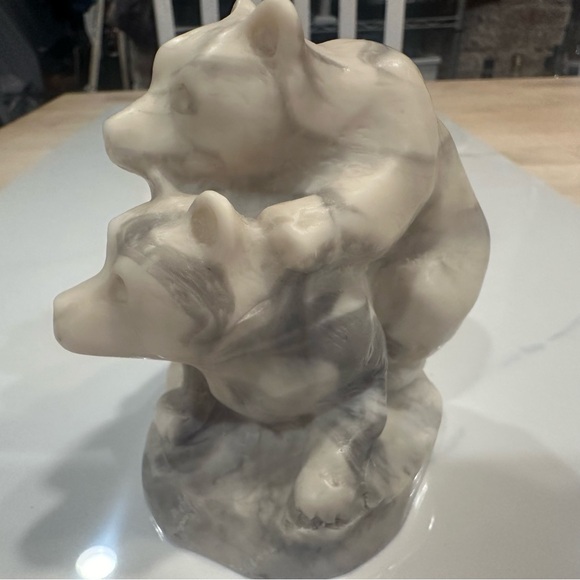 Two White Polar Bear Cubs Carved Pearlite Marblecraft Made in Canada - Picture 5 of 11